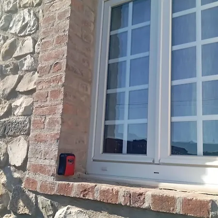 Maisonnette En Pierre * Saint-Victor-de-Malcap